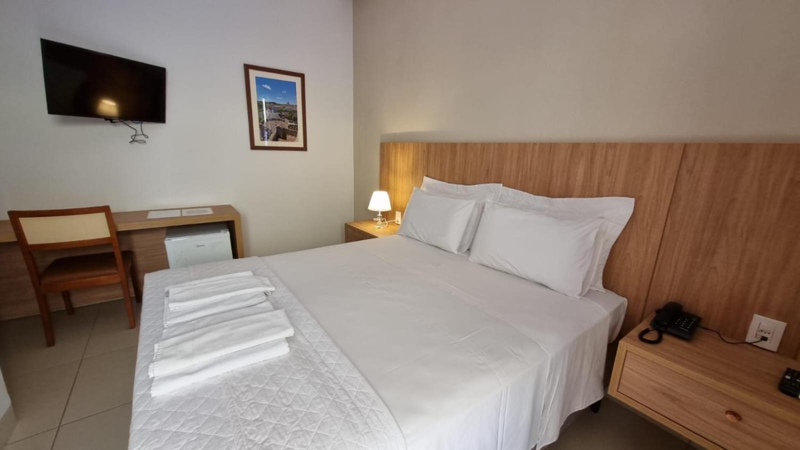Italian Palace Hotel *